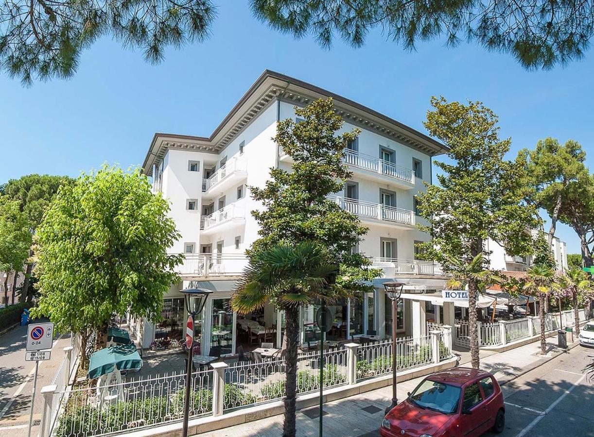 Hotel Embassy Riccione Exterior foto